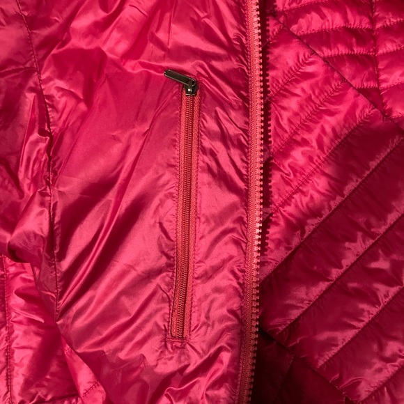 Patagonia Vosque Puffer in Hot Pink - Picture 7 of 11
